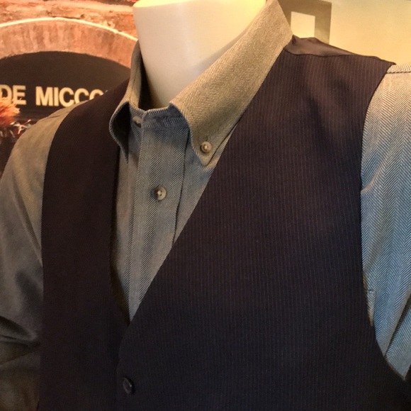 Dockers Vest - Picture 9 of 13